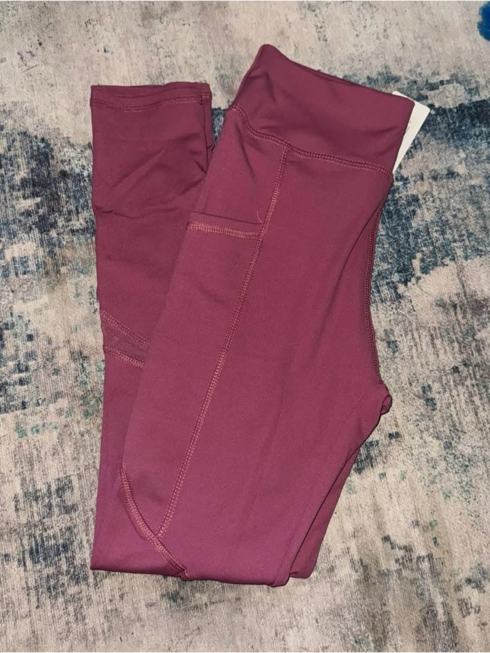 High-Waisted Maroon Active Leggings with Side Pocket